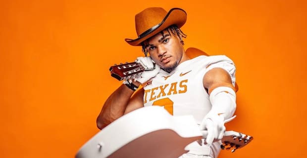 Texas WR DeAndre Moore